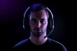 Corsair Void RGB Elite Draadloze Gaming Headset PC/PS4/PS5 Zwart/Wit 33 Corsair Void RGB Elite Draadloze Gaming Headset PC/PS4/PS5 Zwart/Wit -Nintendo Winkel 1310620