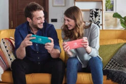 Nintendo Switch Lite Koraal + Super Mario Bros. Wonder -Nintendo Winkel 1406441 2