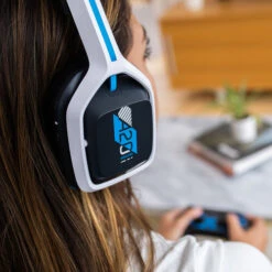 Astro A20 Draadloze Gaming Headset Voor PS5, PS4, PC, Mac - Wit/Blauw -Nintendo Winkel 1700489
