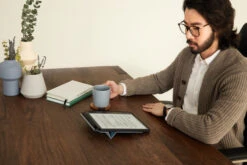 Kobo Elipsa Blauw + Back Cover + Stylus -Nintendo Winkel 1823675