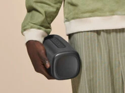 Fresh 'n Rebel Bold L2 Zwart 15 Fresh 'n Rebel Bold L2 Zwart -Nintendo Winkel 1900005