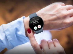 Samsung Galaxy Z Flip 4 128GB Grijs 5G + Samsung Galaxy Watch 5 Zwart 44mm -Nintendo Winkel 1907979