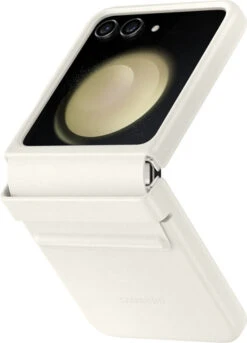 Samsung Galaxy Z Flip 5 256GB Creme 5G + Samsung Back Cover Leer Crème -Nintendo Winkel 1947109 2