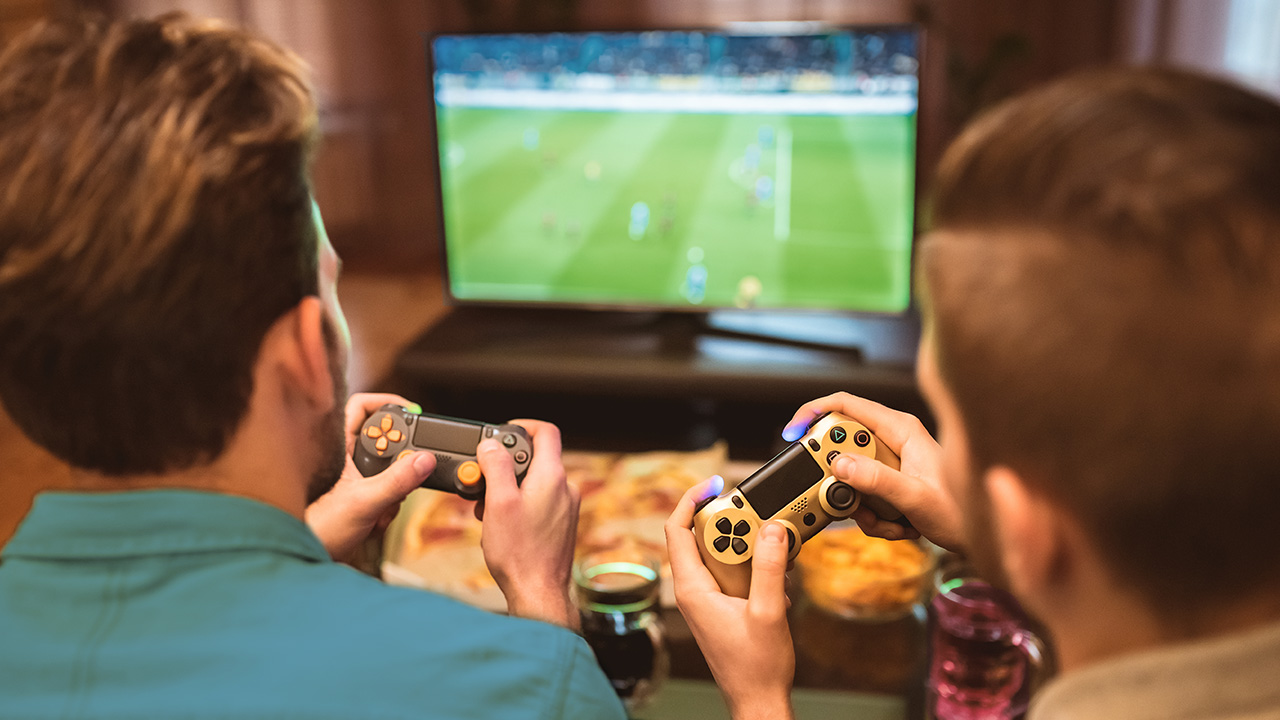 Nintendo Winkel -Nintendo Winkel 5b07ea80 f0f4 4156 b151 8e809e5fe4ea friends playing games gameconsole adobestock artem